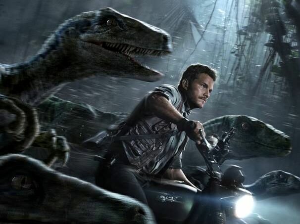 Jurassic-World-Chris-Pratt-and-Raptors-Crop